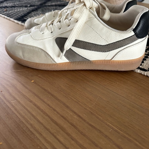 Dolce Vita Cream White & Gray Brown Sneakers - Picture 3 of 4